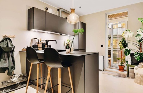 Bergenhus Apartment | Private terrace - 600 meters to Bryggen - Modern