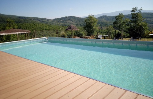 Ponte Buriano Villa | Private Villa with WIFI, A/C, private pool, TV, patio, pets allowed, panoramic view, close to Arezzo