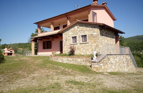 Ponte Buriano Villa | Private Villa with WIFI, A/C, private pool, TV, patio, pets allowed, panoramic view, close to Arezzo