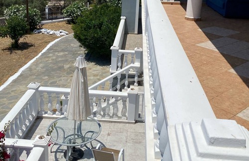 Samos Villa | Private villa in Samos with large pool situated between Samos & Pythagorio