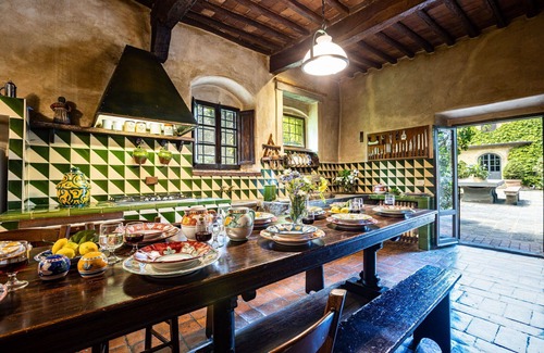 Figline e Incisa Valdarno Villa | Private Villa with WIFI, hot tub, A/C, private pool, sauna, TV, patio, close to Greve In Chianti