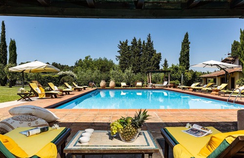 Figline e Incisa Valdarno Villa | Private Villa with WIFI, hot tub, A/C, private pool, sauna, TV, patio, close to Greve In Chianti