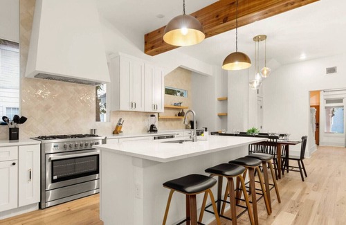 Midtown Apartment | Private Villa · Theater · Game Room · BBQ · Relax