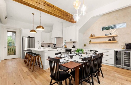Midtown Apartment | Private Villa · Theater · Game Room · BBQ · Relax