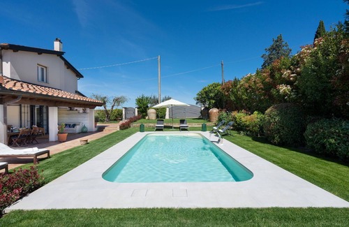 Gambassi Terme Villa | Private Villa with private pool, A/C, WIFI, TV, balcony, pets allowed, close to San Gimignano