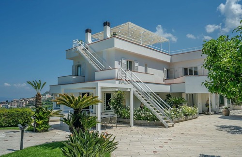Seiano Villa | Private Villa with A/C, WIFI, private pool, hot tub, TV, terrace, panoramic view, close to Sorrento