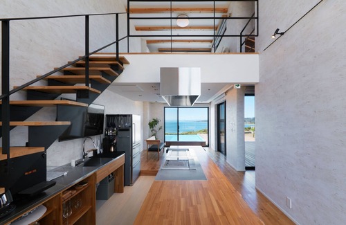 Geisei-mura House | Private villa with and inifinity pool on Sunset