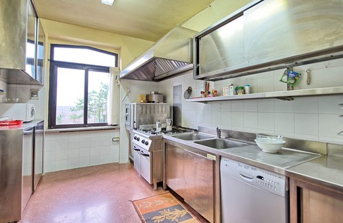 Anghiari Villa | Private Villa with private pool, WIFI, TV, balcony, pets allowed, panoramic view, close to Arezzo