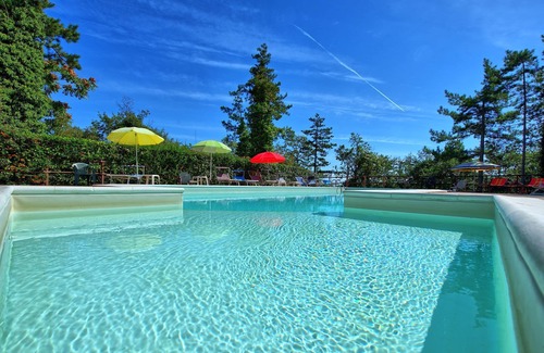 Anghiari Villa | Private Villa with private pool, WIFI, TV, balcony, pets allowed, panoramic view, close to Arezzo