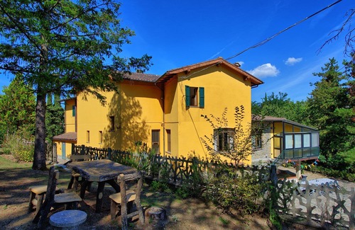 Anghiari Villa | Private Villa with private pool, WIFI, TV, balcony, pets allowed, panoramic view, close to Arezzo