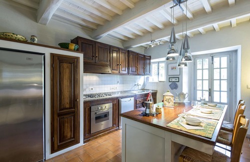 Pieve di Chio Villa | Private Villa with private pool, A/C, hot tub, WIFI, TV, terrace, panoramic view, close to Cortona