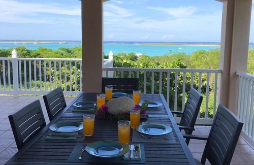 Clarence Town House | Private w/amazing views of the Atlantic, airy lanai 5 min to white powder beach!
