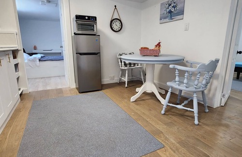 Selwyn Apartment | PRIVATE WALK-OUT MINUTES FROM TRENT UNIVERSITY