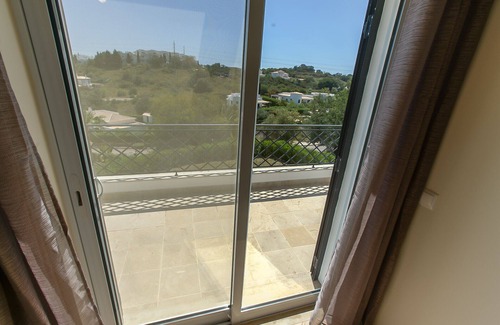 Alpouvar Villa | Privately owned 4 Bed Villa On Club Albufeira, Private Heated Pool, Wifi & AC