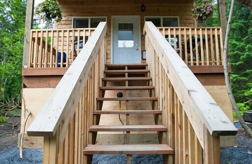 Old Mill Cabin | Privately situated amongst the peaceful trees, just a short walk to Lost Creek!
