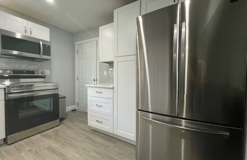 Worcester Apartment | Professional 2BD Condo close to Hospitals| HBHS