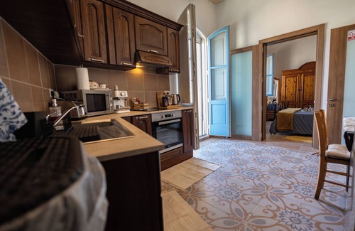 Cospicua House | Promenade home of character by Valletta ferry terminal. Local captivating tours