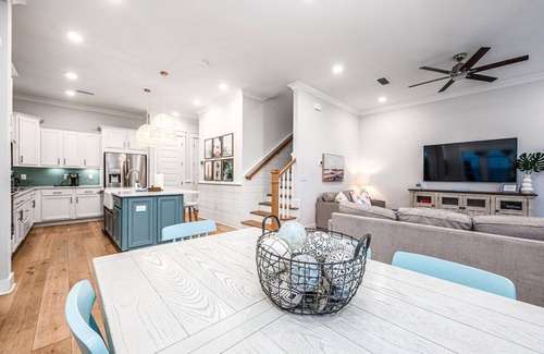Panama City Beach House | Prominence 30A ~ 2 Pools ~ Golf Cart ~ Bikes
