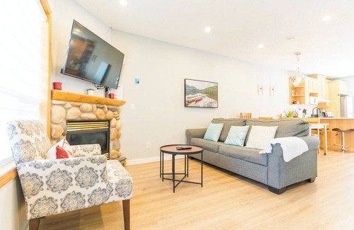 Harvie Heights House | Promotion ongoing! Private Access Townhouse One Gate to Banff