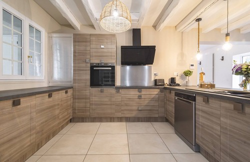 Bouleurs House | Property with indoor pool 15min DISNEYLAND