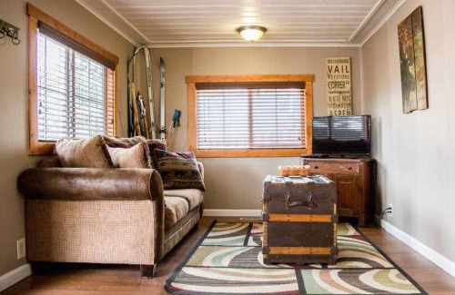 Estes Park House | Prospect Cabin, Cozy 1-bedroom cabin with kitchen Dogs OK