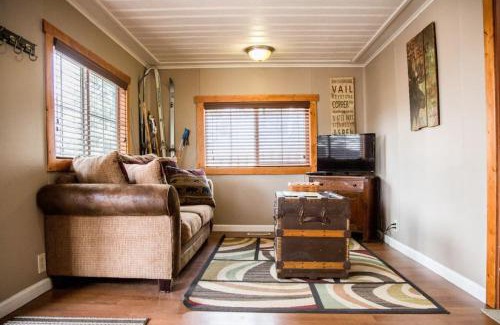 Estes Park House | Prospect Cabin, Cozy 1-bedroom cabin with kitchen Dogs OK
