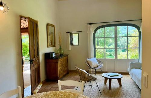 Cereste House | Provençal Villa With Luberon Views