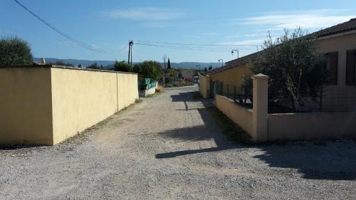 Caromb Villa | Provence Vaucluse Ventoux Villa Caromb