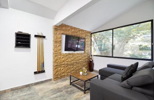 El Poblado Apartment | Provenza! Golden Jacuzzi - 5BR only 1 Block from lleras