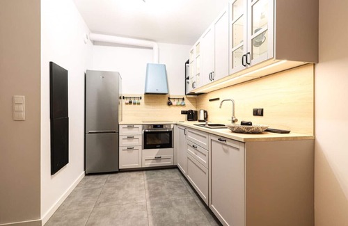 Mokotow Apartment | Przytulne Miejsce na Mokotowie z Ogródkiem i Wifi