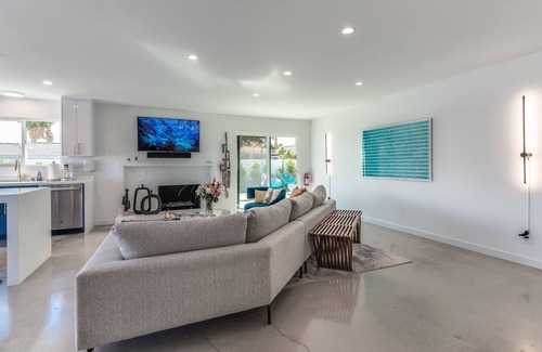 Racquet Club West House | PS ViaAlma: Your Modern Getaway With Soul!