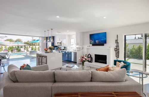 Racquet Club West House | PS ViaAlma: Your Modern Getaway With Soul!