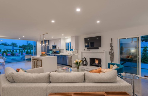 Racquet Club West House | PS ViaAlma: Your Modern Getaway With Soul!