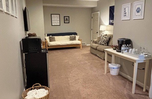 State College Apartment | PSU - 1 bedroom apartment in State College 4 miles to Beaver Stadium!