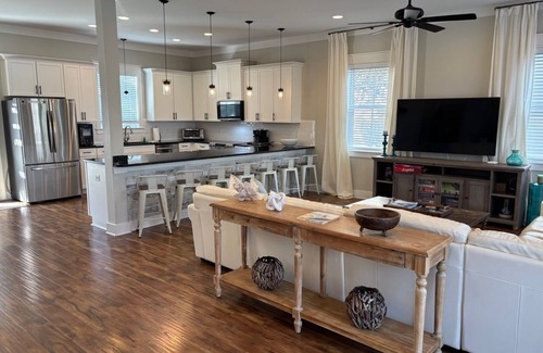 Magnolia Dune House | Public Beach access across street 5BR, 3 kings, 6-SEAT GOLF CART, community pool