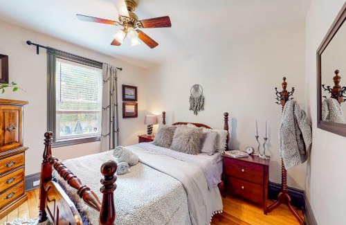 The Blue Mountains Apartment | Pura Via | Bed and Breakfast