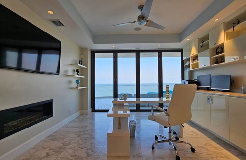 Sunset Beach House | Pure luxury at #Sunset Wave on the Beach