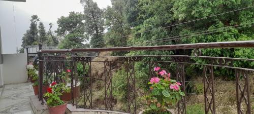McLeod Ganj Bed & Breakfast | Pure Veg Snow Crest Inn