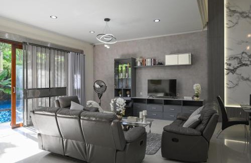 By Pass Ngurah Rai Villa | Puri Ratu Jimbaran with Private Pool