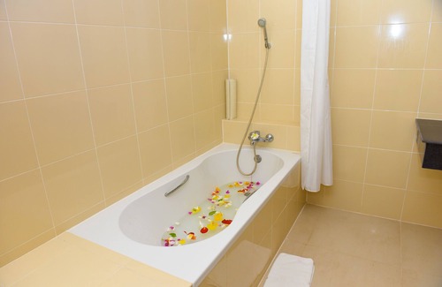 Sampov Meas Hotel | Pursat Riverside Hotel and Spa