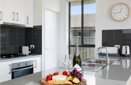 Normanville House | Putters Paradise 25-30 Troon Drive