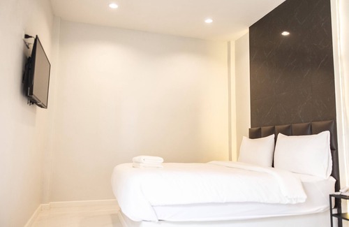 Mueang Samut Prakan District Hotel | PVILLA