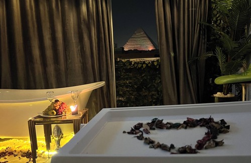 Al Haram Apartment | Pyramids view apartment with hot tub jacuzzi