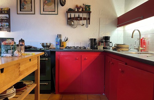 Escala House | 🚴 Pyrenees Gîte | Stunning Views, Heated Pool & Jacuzzi | Perfect for Groups ✨