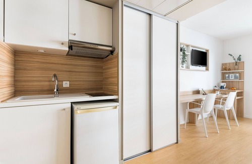 Yves Farge - Le Fleuve House | Q7 Lodge Lyon 7