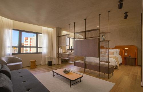 Batel Hotel | QOYA Hotel Curitiba, Curio Collection by Hilton