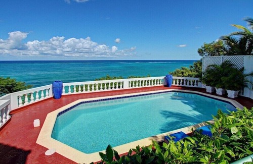 Silver Sands Villa | Quadrille 4-Waterfront!pool! beach! spoilt!