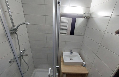 Hrastnik House | Quadrupe Room with Balcony at Planinski Dom Gore