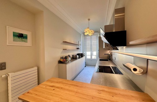 Nice City Centre Apartment | QUAI PROMENADE VIEW : Balcony with breathtaking view
