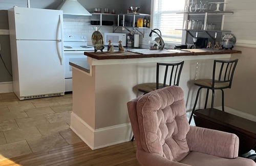 Downtown Historic District Cottage | Quaint 150 year old Lincolnville cottage, restored to its old world charm.(pets)